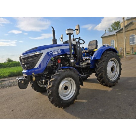 Трактор TERRAFORCE 255XL, 4х4, 25 к.с, широкі шини, прижимна навіска, рівна підлога та зашиті задні крила