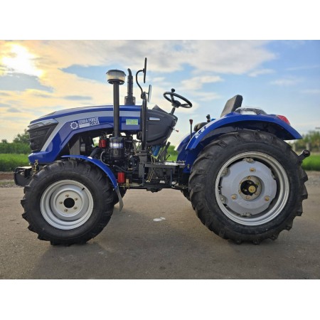 Трактор TERRAFORCE 255XL, 4х4, 25 к.с, широкі шини, прижимна навіска, рівна підлога та зашиті задні крила