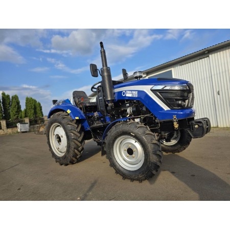 Трактор TERRAFORCE 255XL, 4х4, 25 к.с, широкі шини, прижимна навіска, рівна підлога та зашиті задні крила
