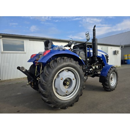 Трактор TERRAFORCE 255XL, 4х4, 25 к.с, широкі шини, прижимна навіска, рівна підлога та зашиті задні крила