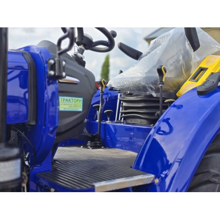 Трактор TERRAFENG 3524X на базі 50 сильного трактора, піднята підлога, прижимна гідравліка 750 кг