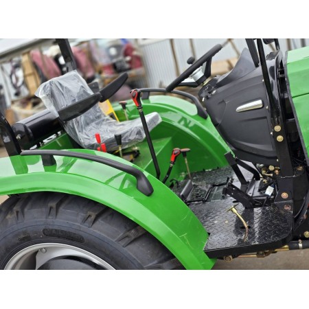 Трактор TERRA FENG 555X на двигуні КМ495, шини 20/28, прижимна навіска, компресор+ресивер, навіс