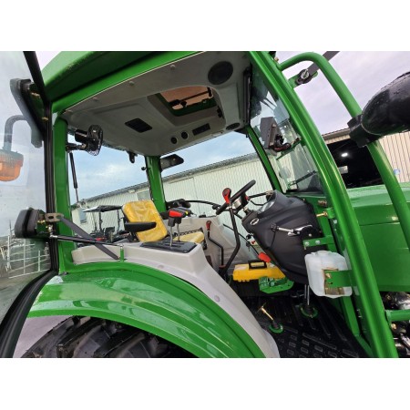 Трактор TERRA FORCE 554XLC з кабіною із кондиціонером та прижимною Євронавіскою на клешнях