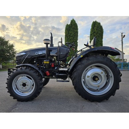 Трактор TERRA FORCE 555 HXR 50 к.с із реверсом, прижимна євронавіска, шини 28/20, вага 2050 кг, комресор