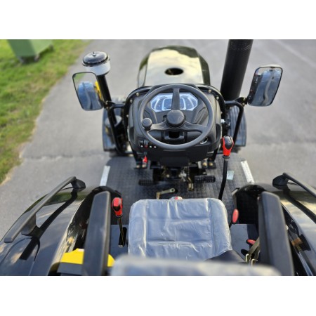 Трактор TERRA FORCE 555 HXR 50 к.с із реверсом, прижимна євронавіска, шини 28/20, вага 2050 кг, комресор