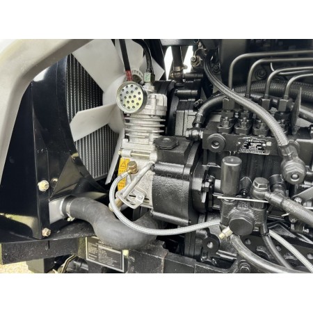 Трактор СКАУТ ТВ-904С із кондиціонером, кабіною, найбільших шинах 24/30, навіска на 2тони Трактор СКАУТ ТВ-904С із кондиціонером, кабіною, найбільших шинах 24/30, навіска на 2тони