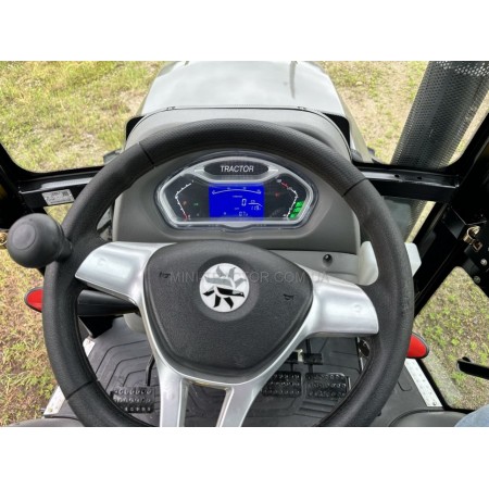 Трактор СКАУТ ТВ-904С із кондиціонером, кабіною, найбільших шинах 24/30, навіска на 2тони Трактор СКАУТ ТВ-904С із кондиціонером, кабіною, найбільших шинах 24/30, навіска на 2тони