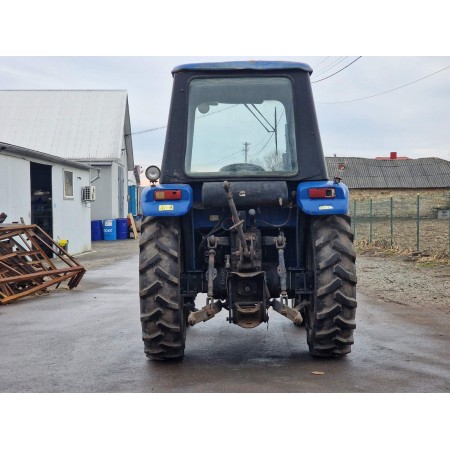 Вживаний трактор LOVOL EUROPARD 454, із кабіною, реверс, 24 швидкості, блокування коліс, шини 12.4-28/8.3-20 Вживаний трактор LOVOL EUROPARD 454, із кабіною, реверс, 24 швидкості, блокування коліс, шини 12.4-28/8.3-20