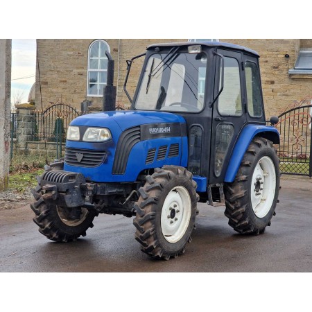 Вживаний трактор LOVOL EUROPARD 454, із кабіною, реверс, 24 швидкості, блокування коліс, шини 12.4-28/8.3-20 Вживаний трактор LOVOL EUROPARD 454, із кабіною, реверс, 24 швидкості, блокування коліс, шини 12.4-28/8.3-20