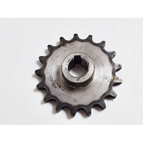 Зірка для грунтофрези мототрактора 17 зубів, під вал 24мм, для ланцюга із кроком 19мм Зірка для грунтофрези мототрактора 17 зубів, під вал 24мм, для ланцюга із кроком 19мм